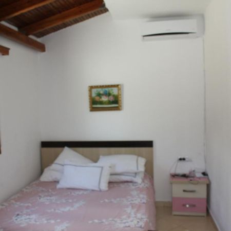 Guesthouse Benardo Саранда Екстер'єр фото