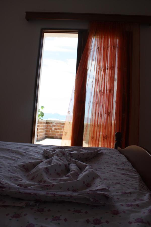 Guesthouse Benardo Саранда Екстер'єр фото