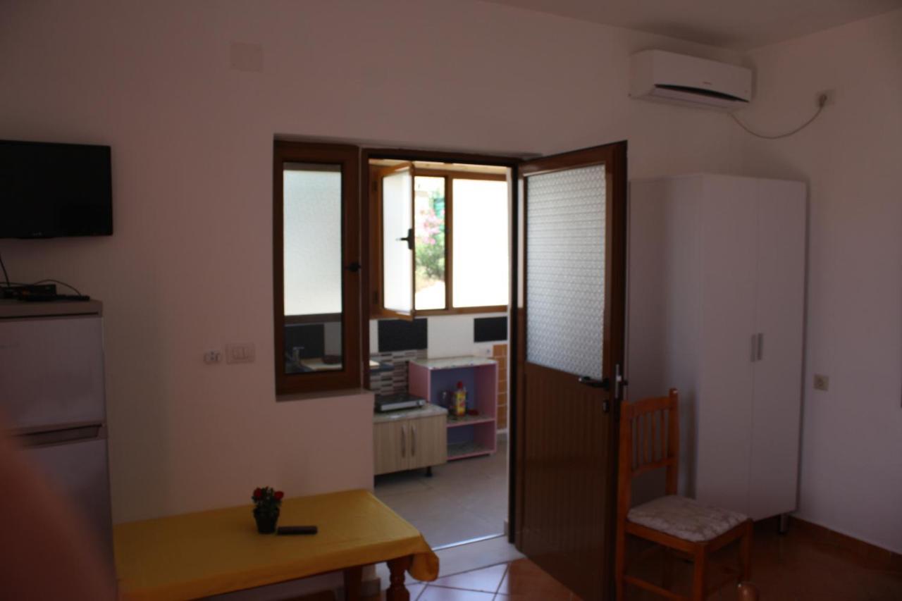 Guesthouse Benardo Саранда Екстер'єр фото
