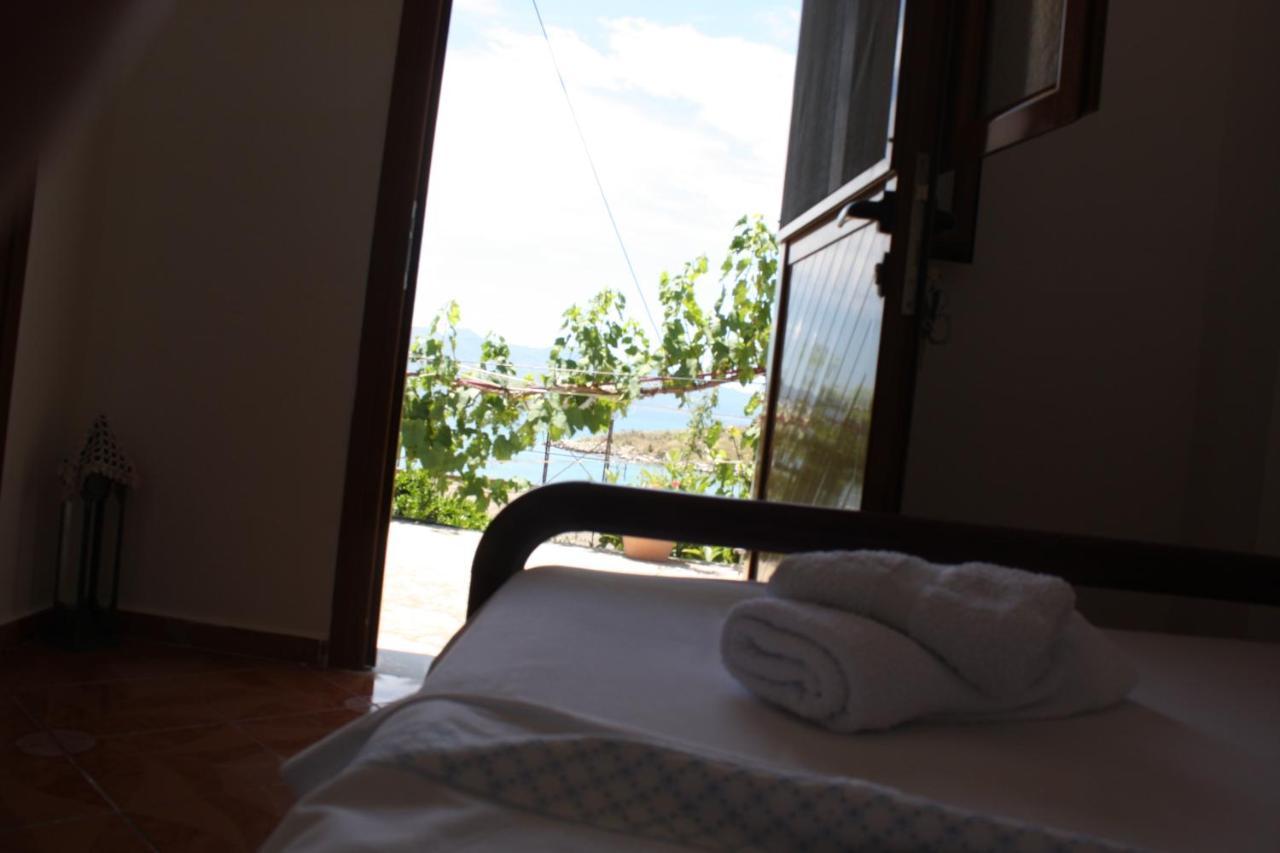 Guesthouse Benardo Саранда Екстер'єр фото