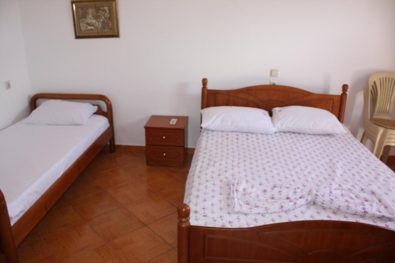 Guesthouse Benardo Саранда Екстер'єр фото